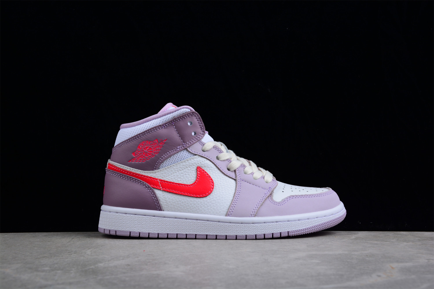 Jordan 1 Mid Valentine