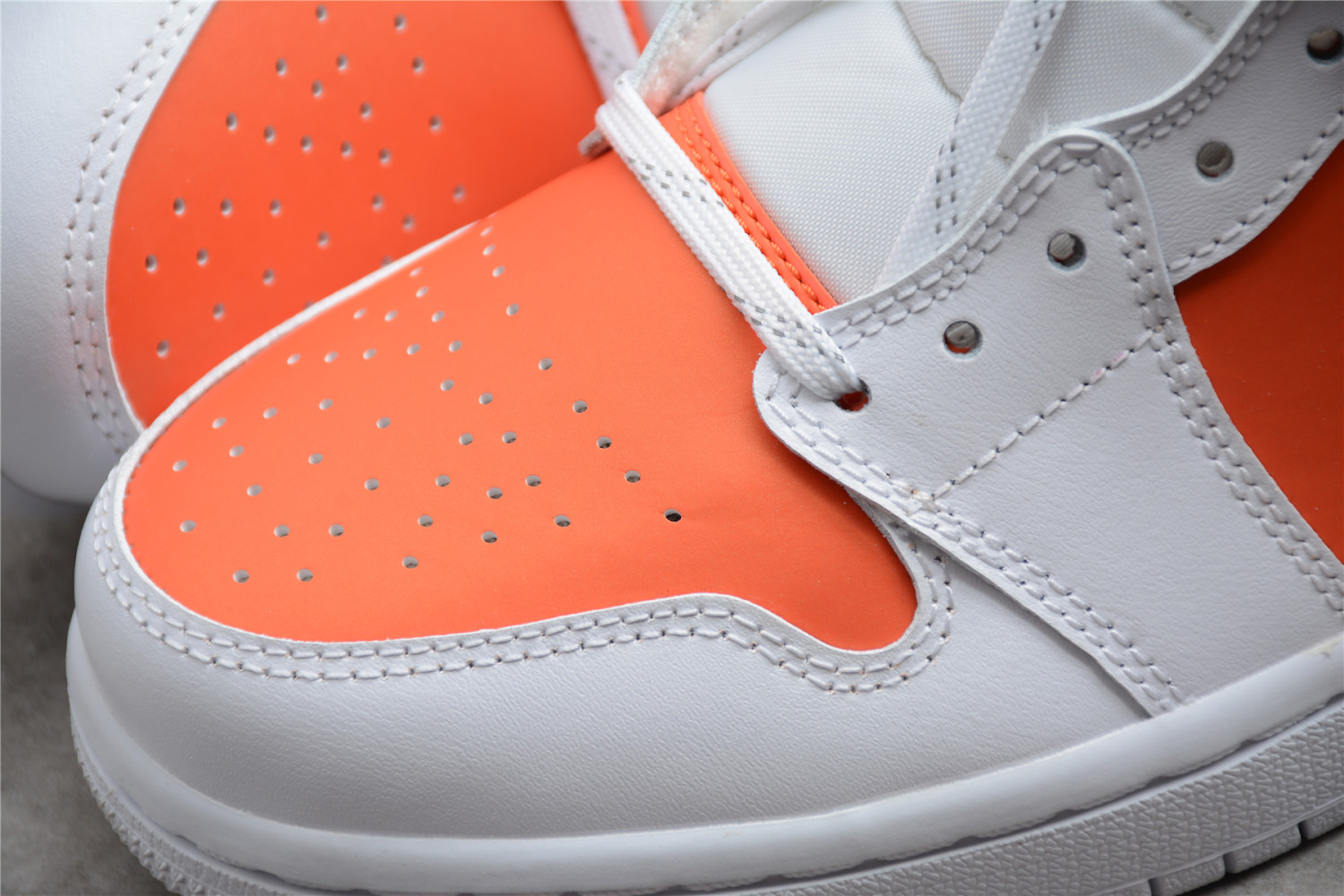 Jordan 1 Mid SE Bright Citrus (W) CZ0774-800