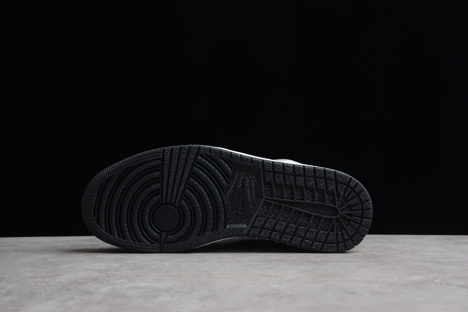 Jordan 1 Mid Light Smoke Grey (W) BQ6472-015