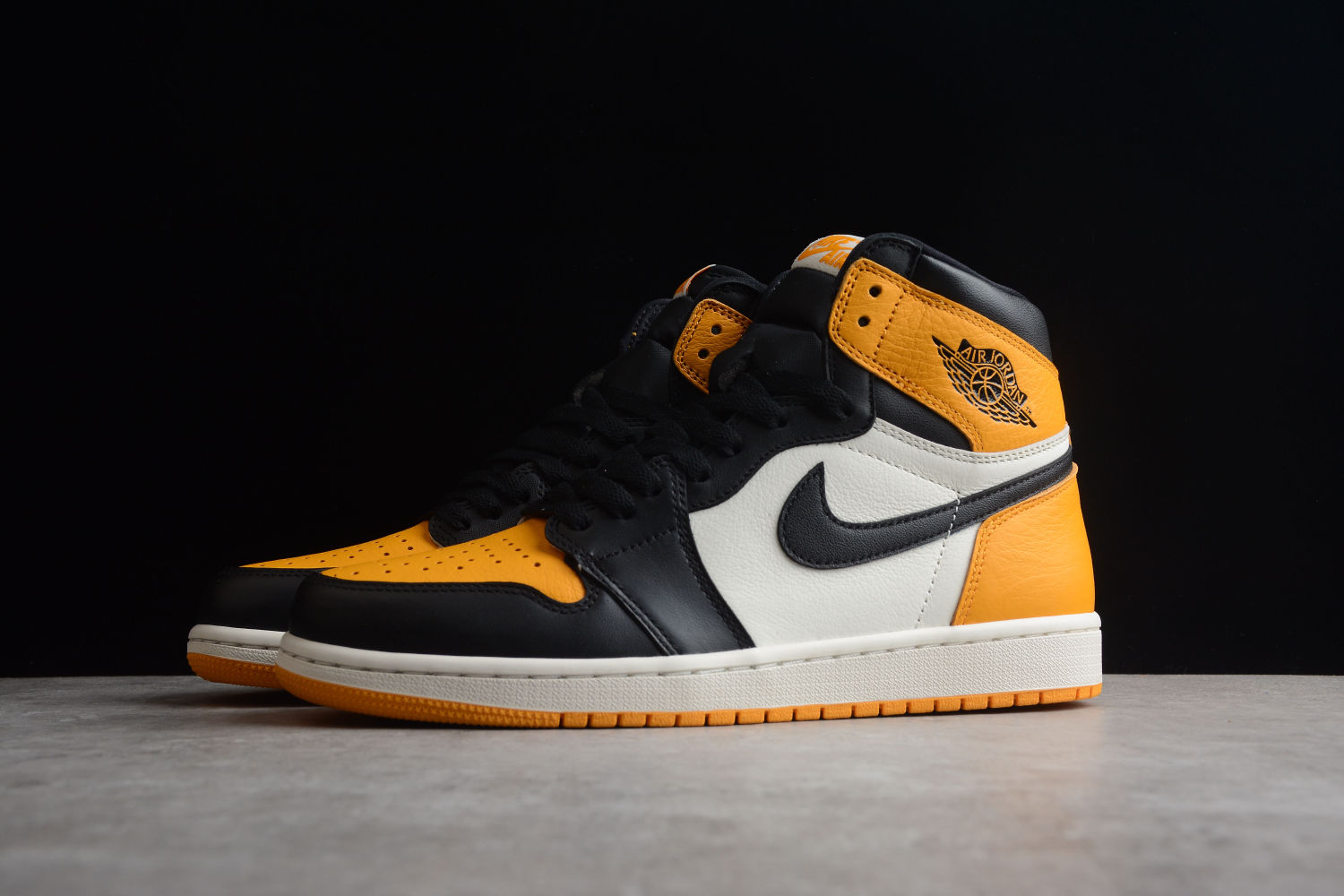 Jordan 1 Retro High OG Taxi 555088-711