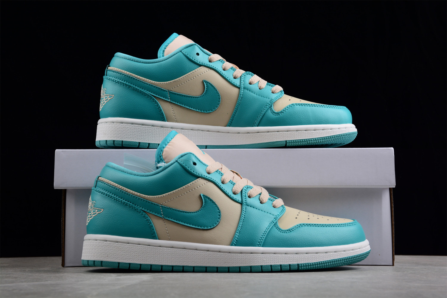 Jordan 1 Low Tropical Teal (W) DC0774-131