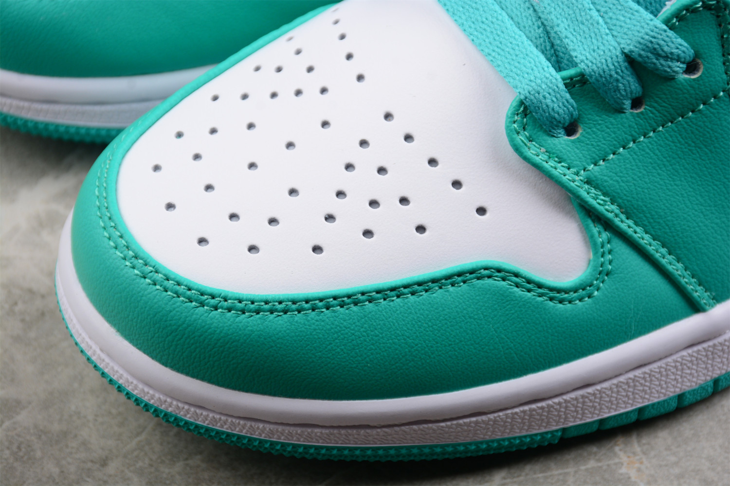 Jordan 1 Low New Emerald (W) DC0774-132