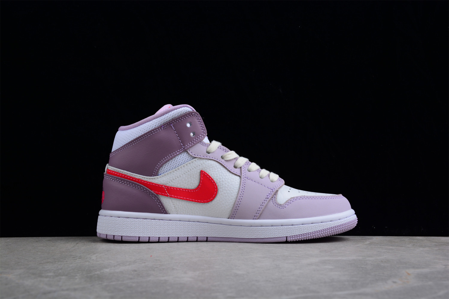 Jordan 1 Mid Valentine