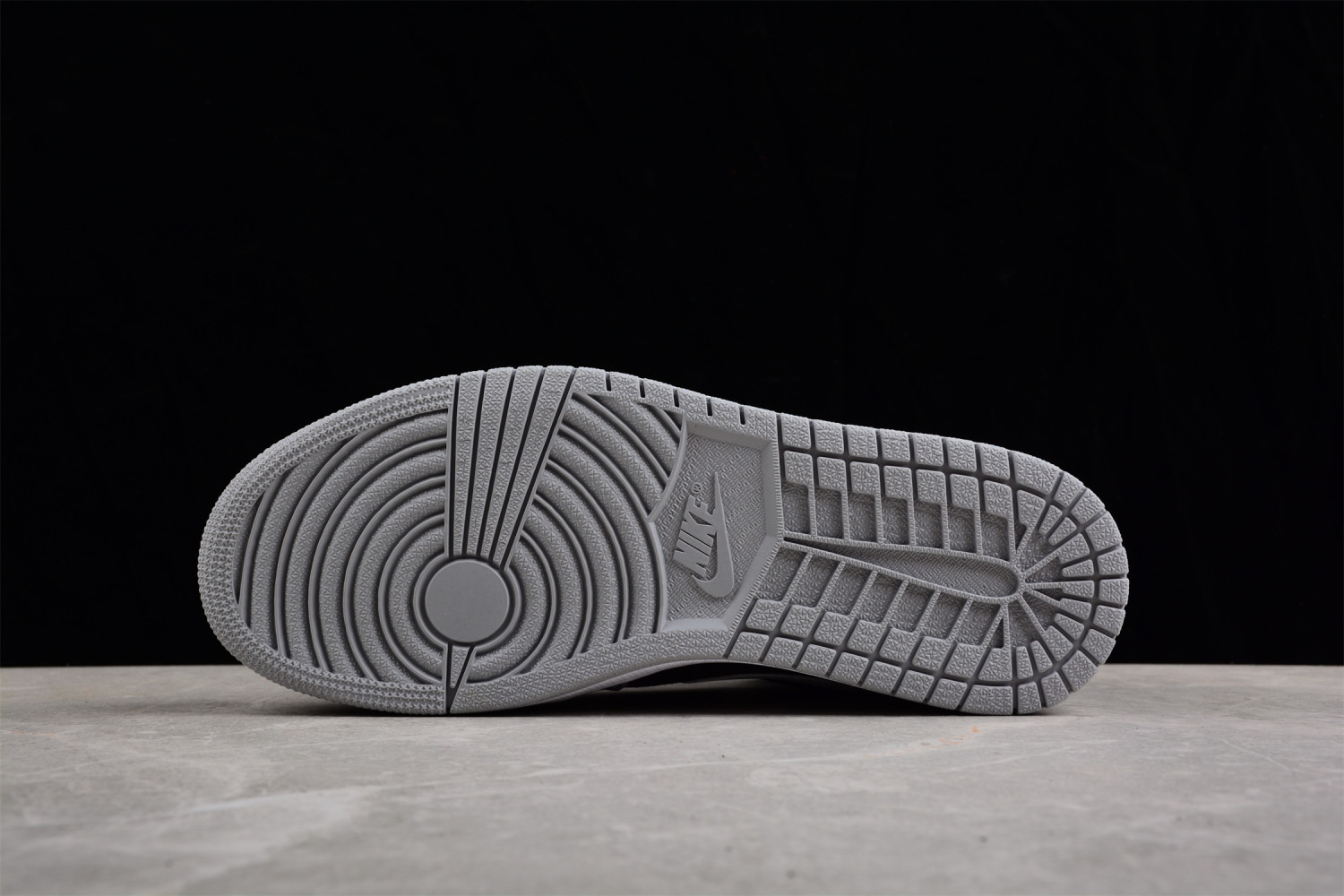 Jordan 1 Mid SE Elephant Print 554725-051