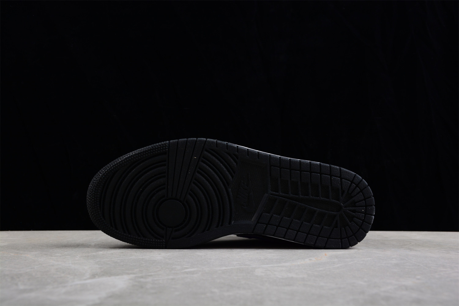 Jordan 1 Low Dark Concord 553558-075