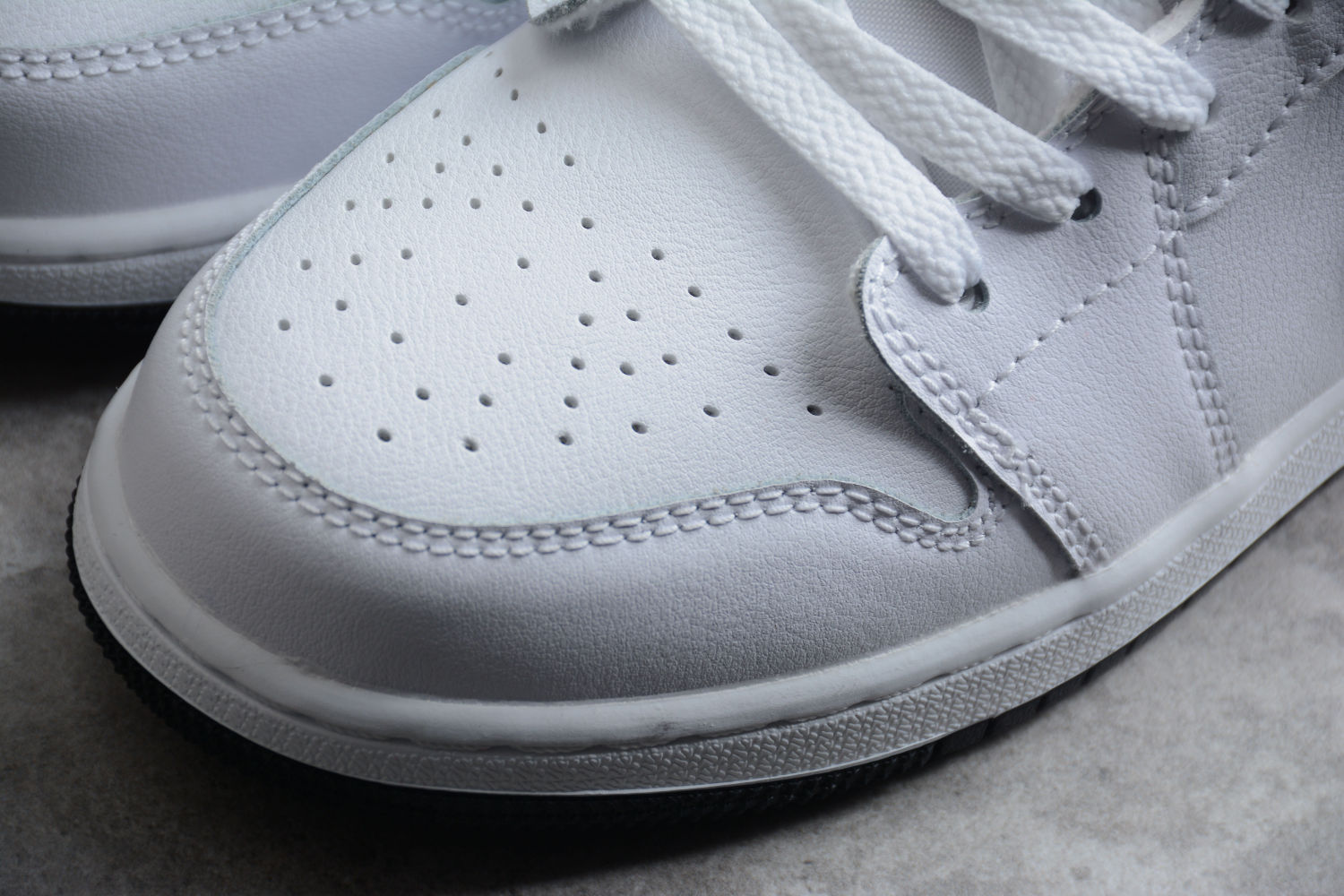 Jordan 1 Low White Black Infrared (GS) 553560-160