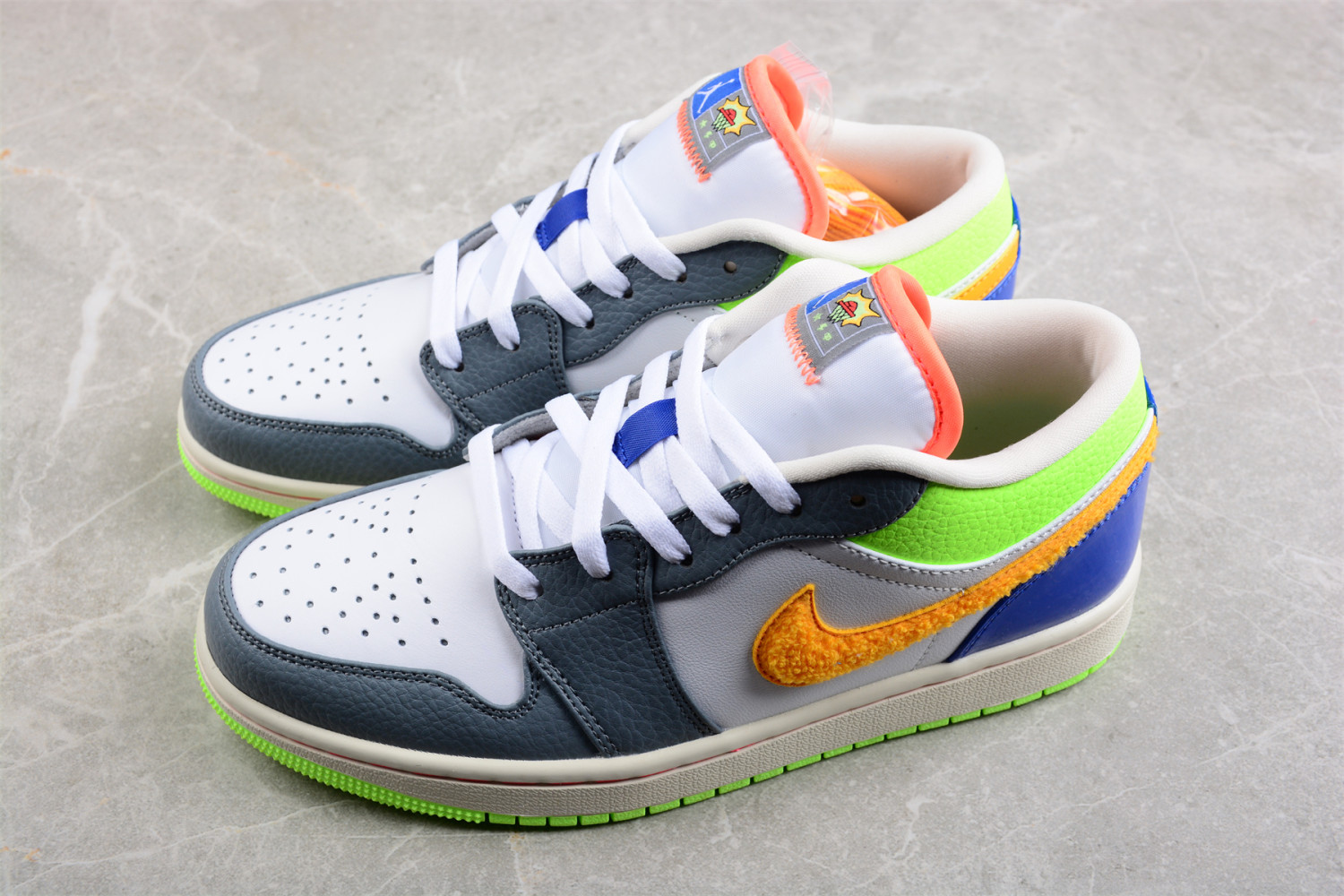 Air Jordan 1 Low GS ''Hoops'' FB1835-181