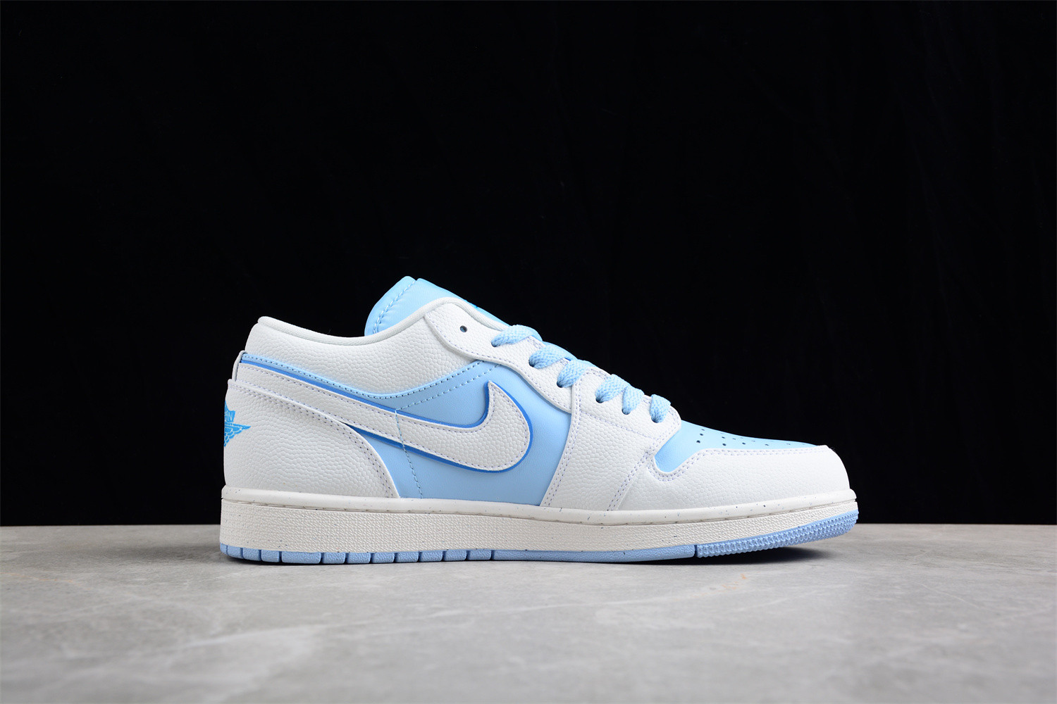 Jordan 1 Low SE Reverse Ice Blue (W) DV1299-104