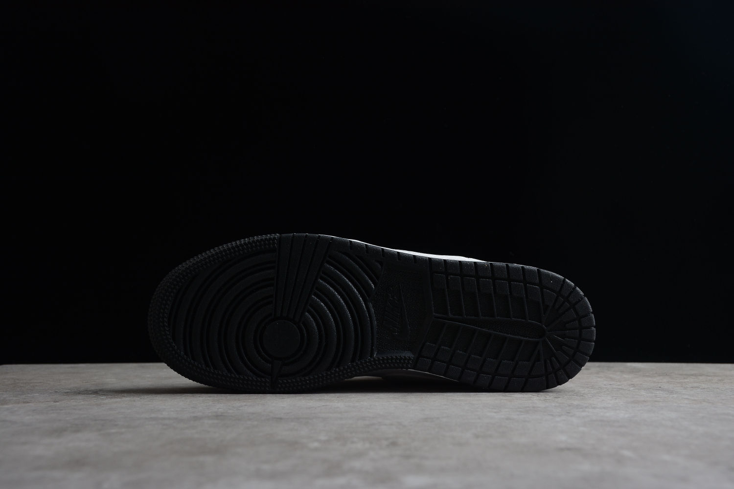 Jordan 1 Low White Black Infrared (GS) 553560-160