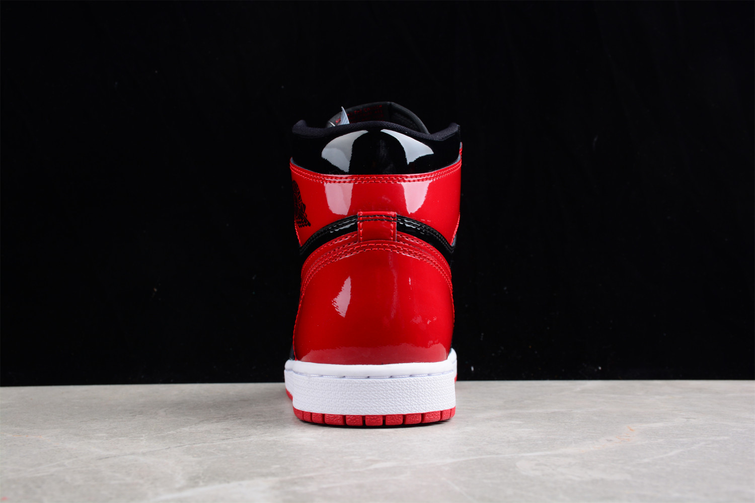 Jordan 1 Retro High OG Patent Bred 555088-063