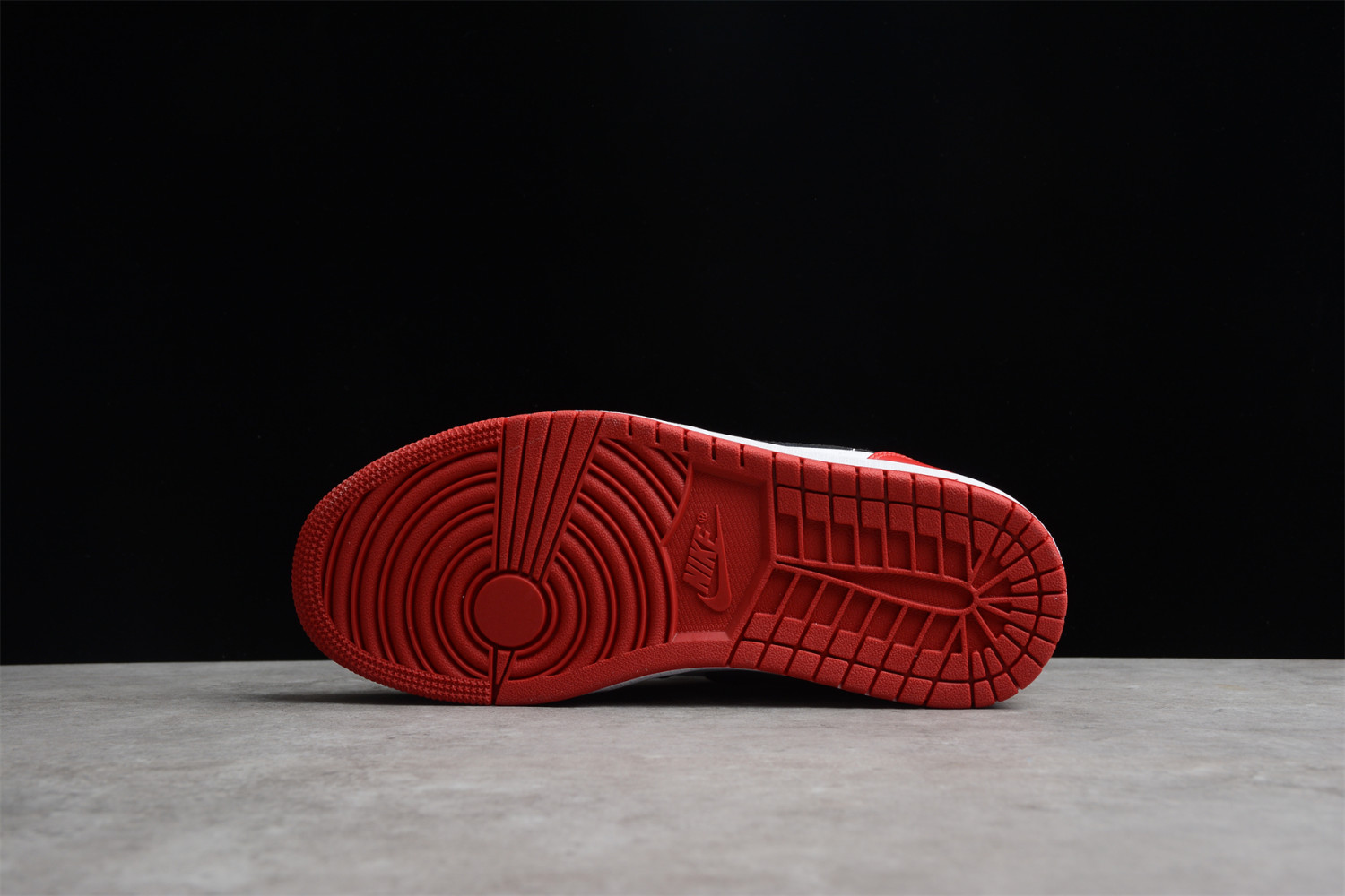 Jordan 1 Low Bred Toe 553558-612