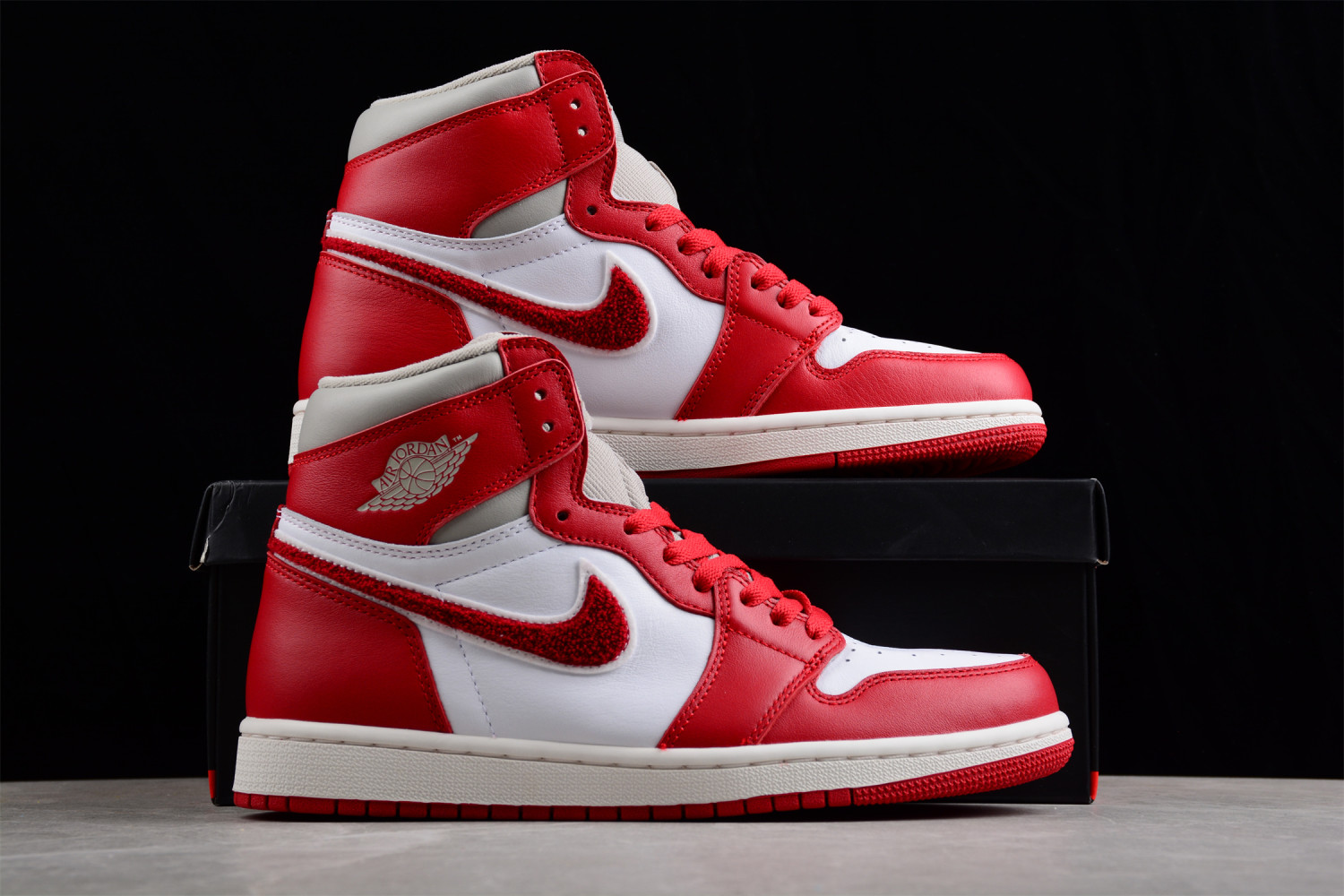 Jordan 1 Retro High OG Varsity Red (W) DJ4891-061
