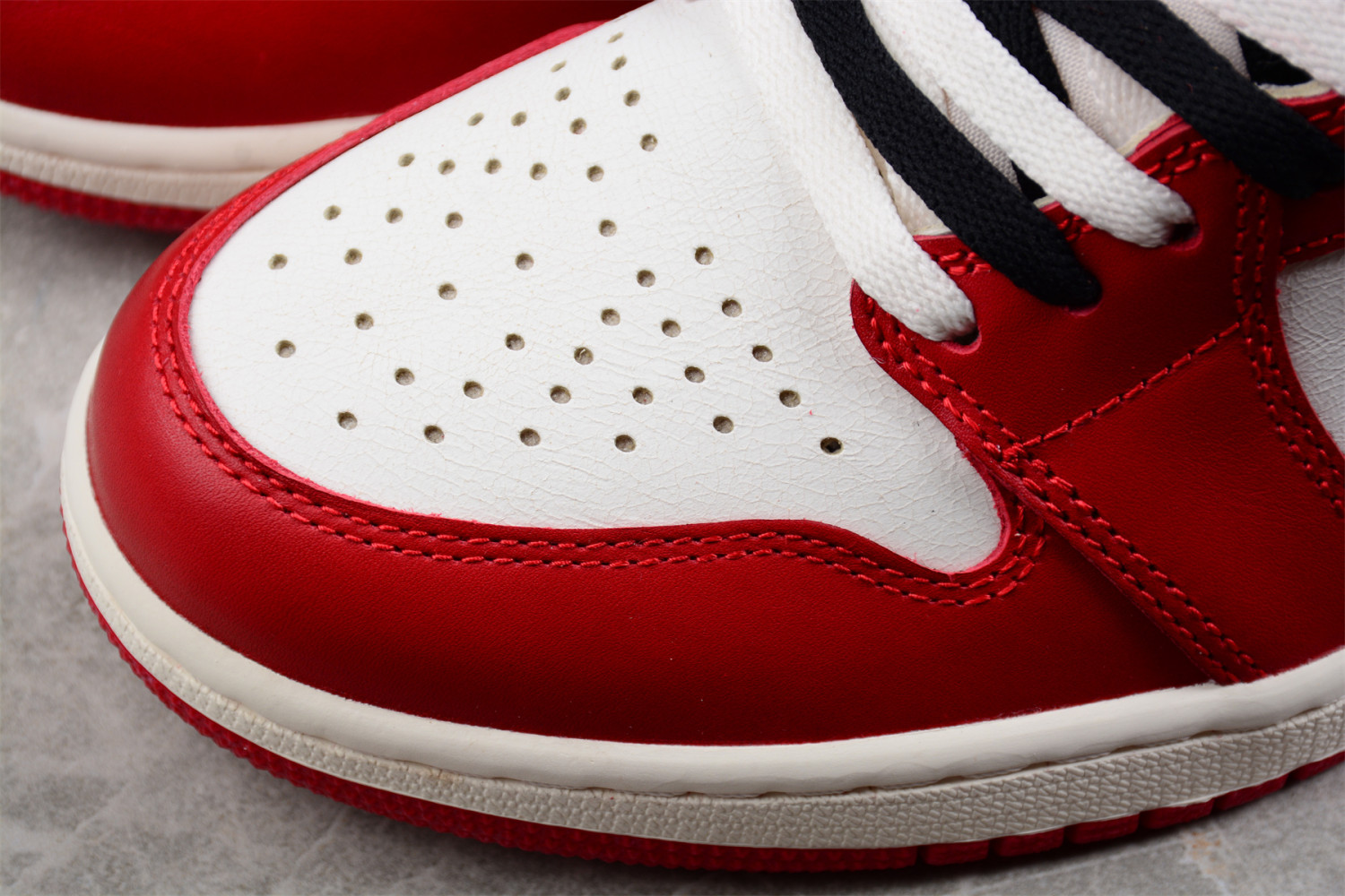 Jordan 1 Retro High OG Chicago Lost and Found DZ5485-612