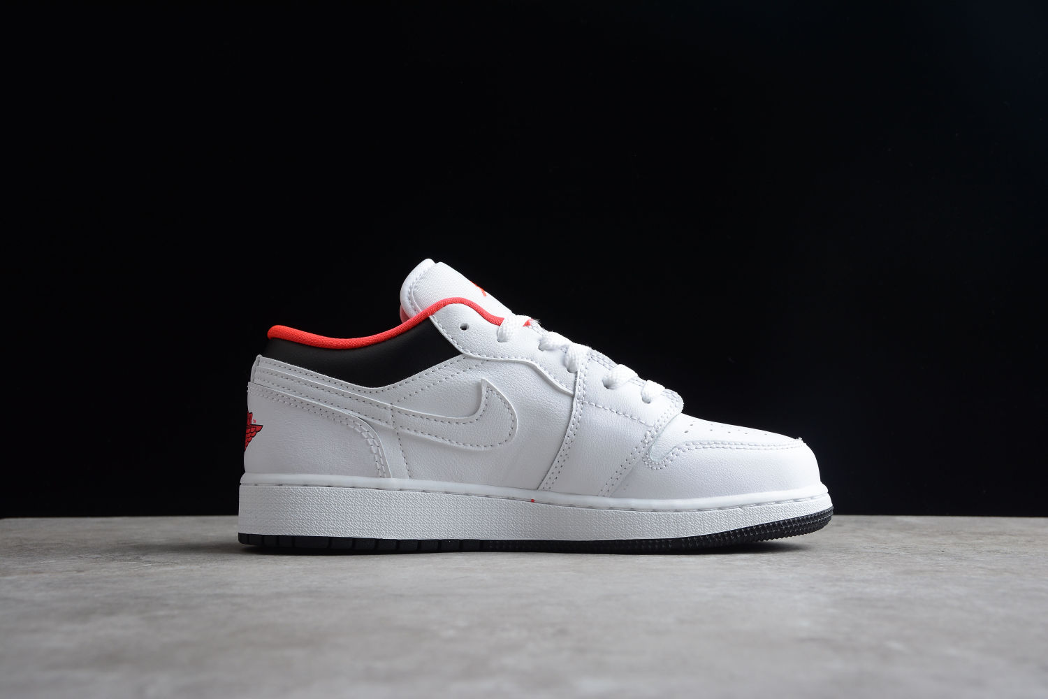 Jordan 1 Low White Black Infrared (GS) 553560-160