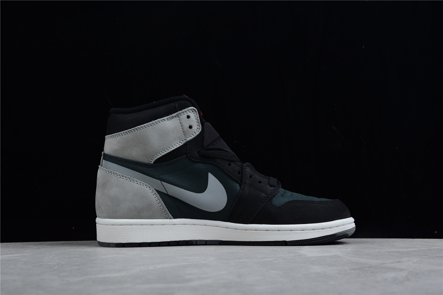 Jordan 1 Retro High Element Gore-Tex Black Particle Grey DB2889-001