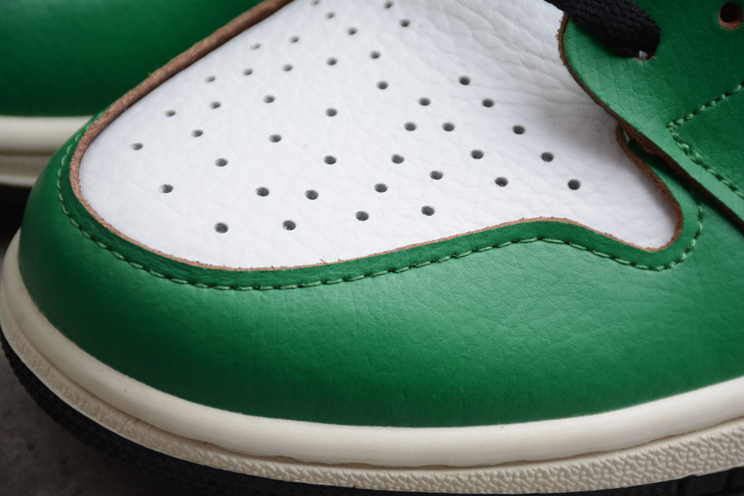 Jordan 1 Retro High Lucky Green (W) DB4612-300