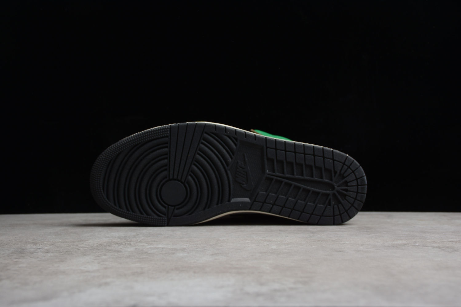 Jordan 1 Retro High Lucky Green (W) DB4612-300