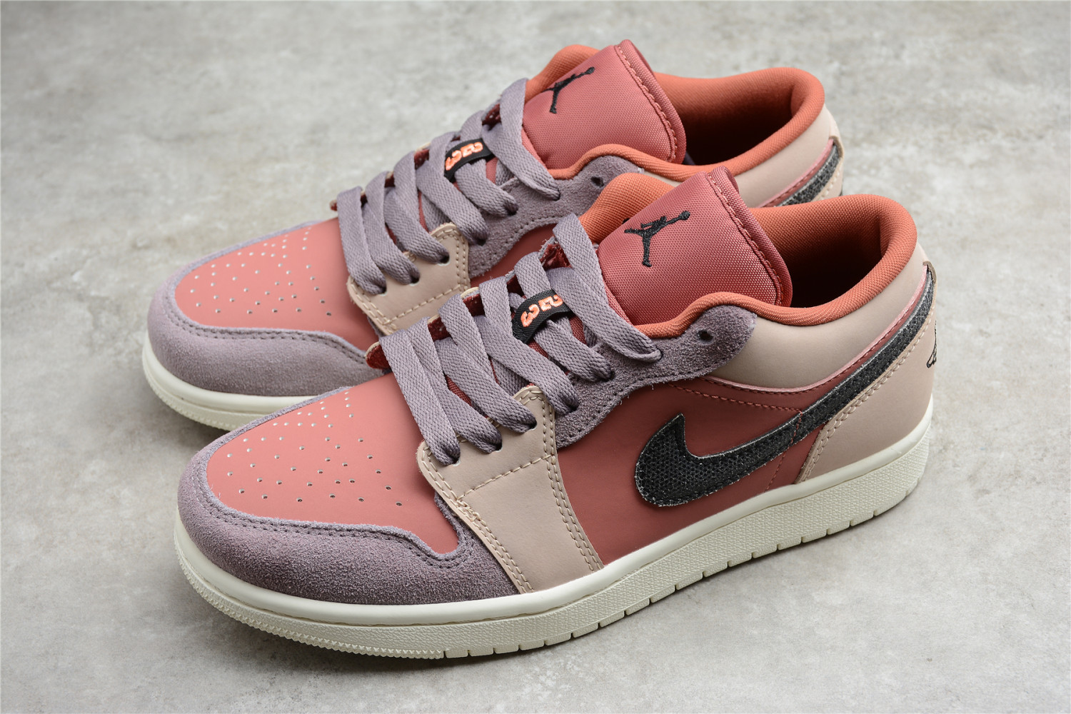Jordan 1 Low Canyon Rust (W) DC0774-602