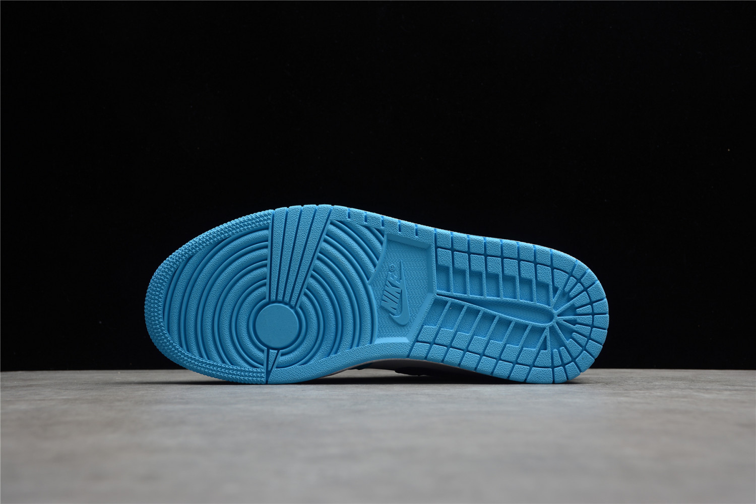 Jordan 1 Low UNC (2021) 553558-144