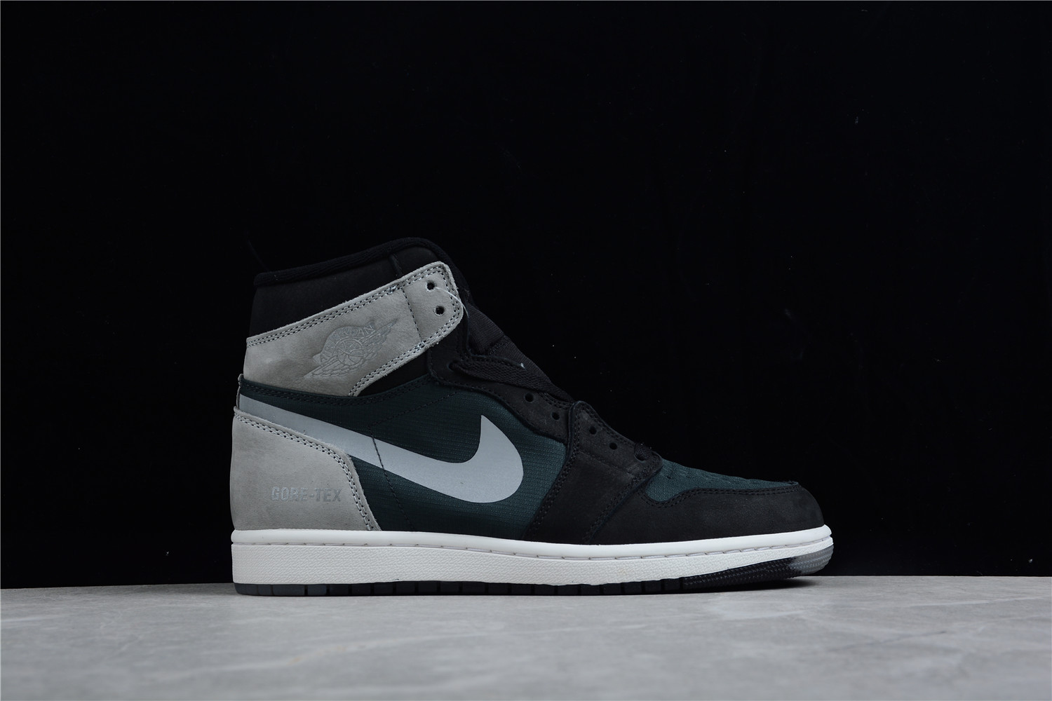 Jordan 1 Retro High Element Gore-Tex Black Particle Grey DB2889-001