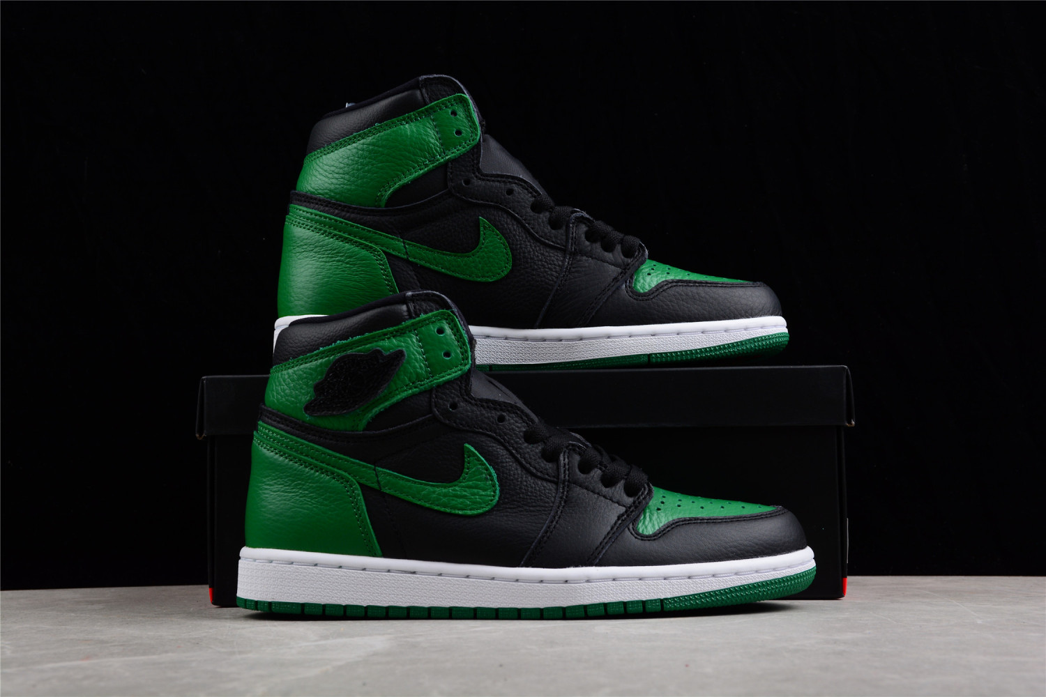 Jordan 1 Retro High Pine Green Black 555088-030