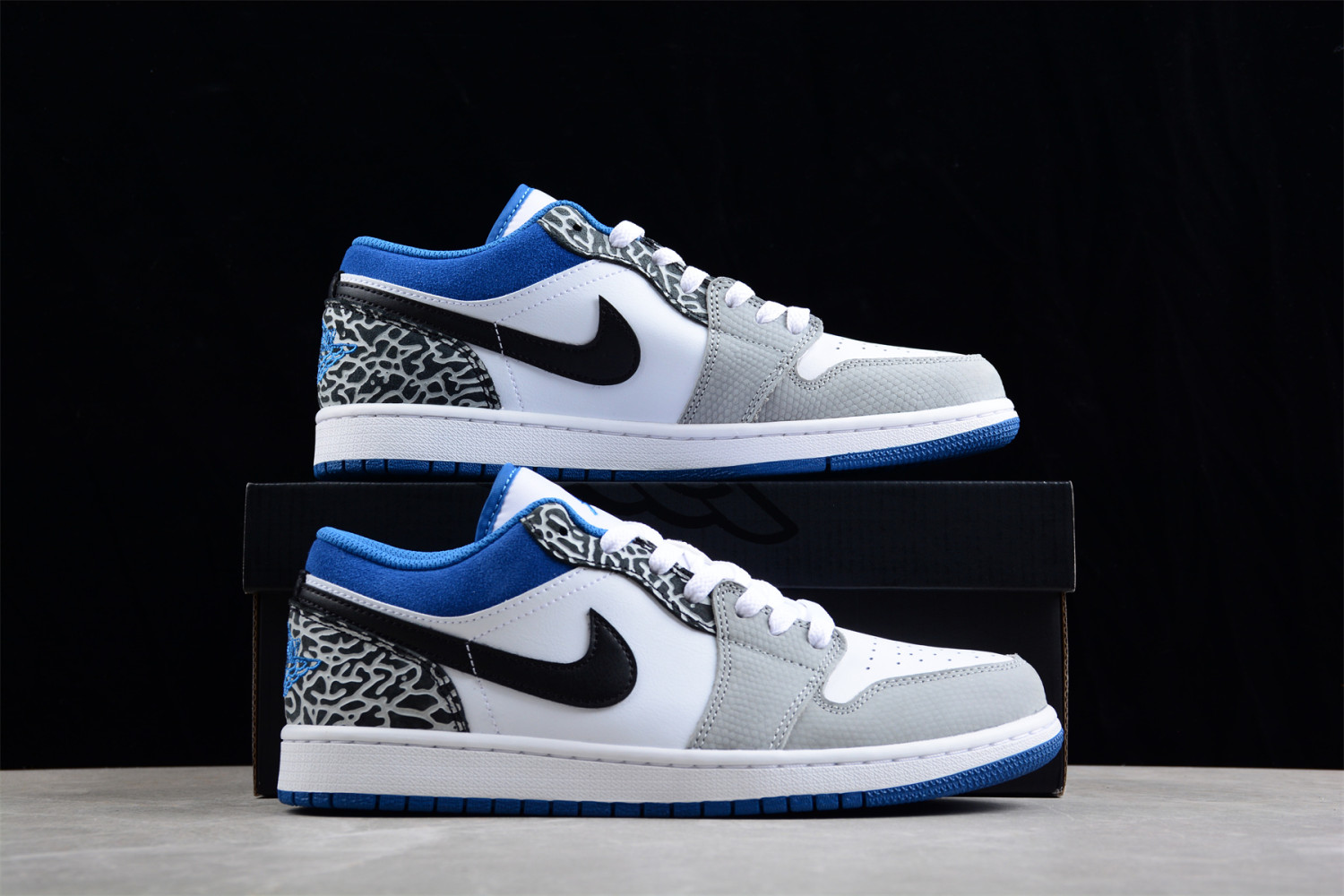 Jordan 1 Low SE True Blue DM1199-140