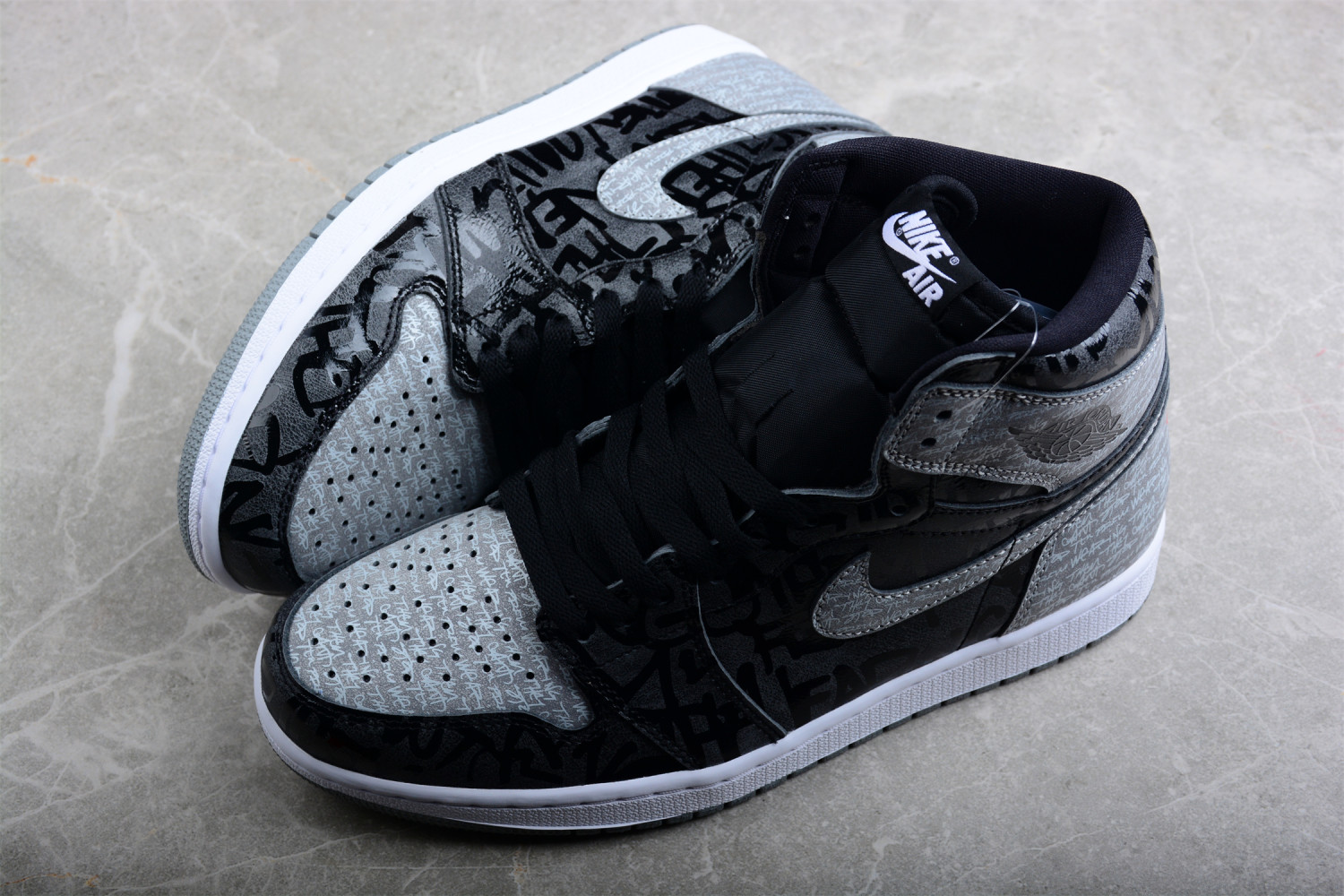 Jordan 1 Retro High OG Rebellionaire 555088-036