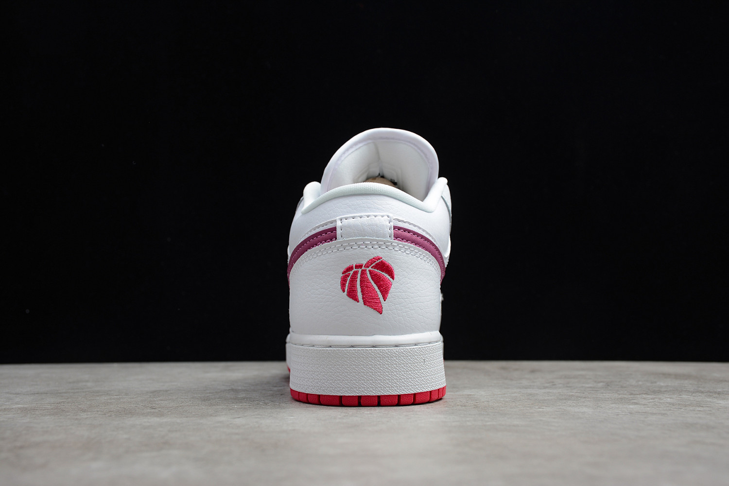 Jordan 1 Low White True Berry (GS) 554723-161