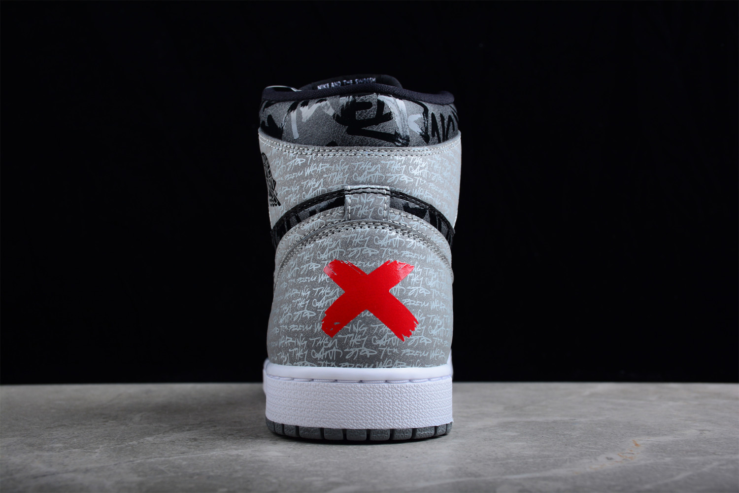 Jordan 1 Retro High OG Rebellionaire 555088-036