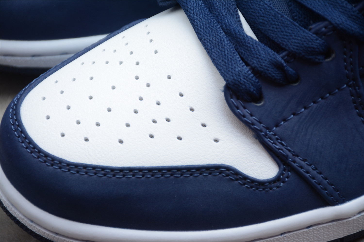 Jordan 1 Low USA CZ8454-400