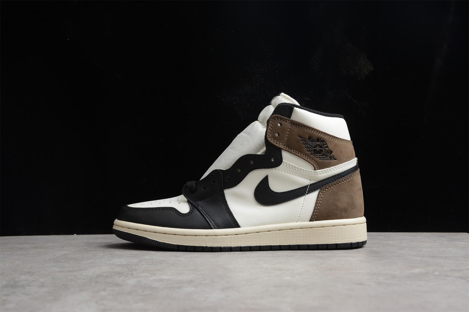 Jordan 1 Retro High Dark Mocha 555088-105