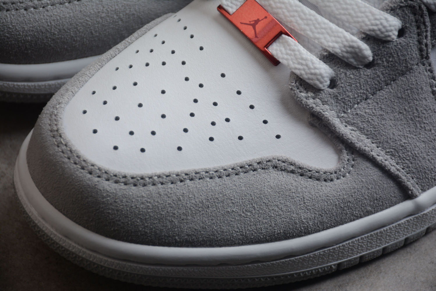 Jordan 1 Low SE Light Smoke Grey Gym Red DC6991-016