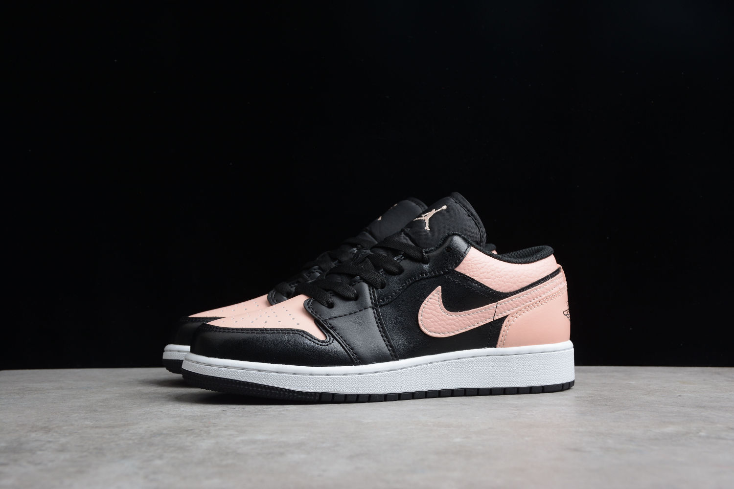 Jordan 1 Mid Arctic Orange Black Toe 554724-133