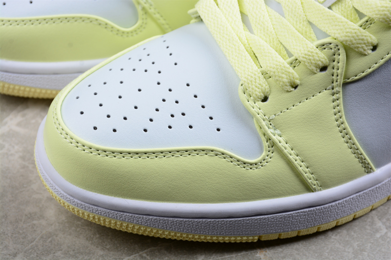 Jordan 1 Low Lemonade (W) DC0774-007