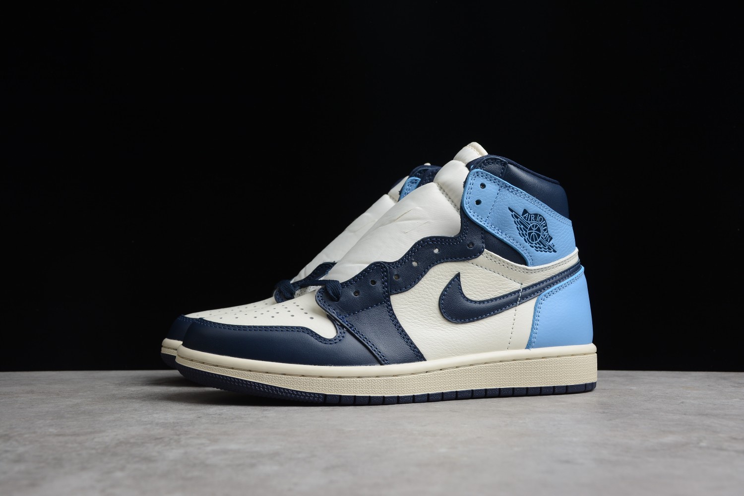 Jordan 1 Retro High Obsidian UNC 555088一140
