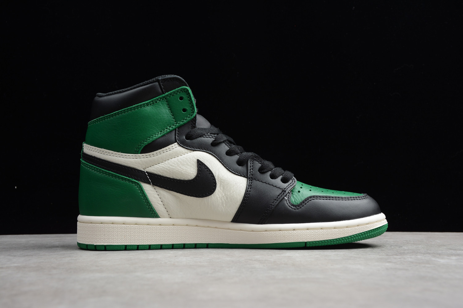 Jordan 1 Retro High Pine Green 555088-302