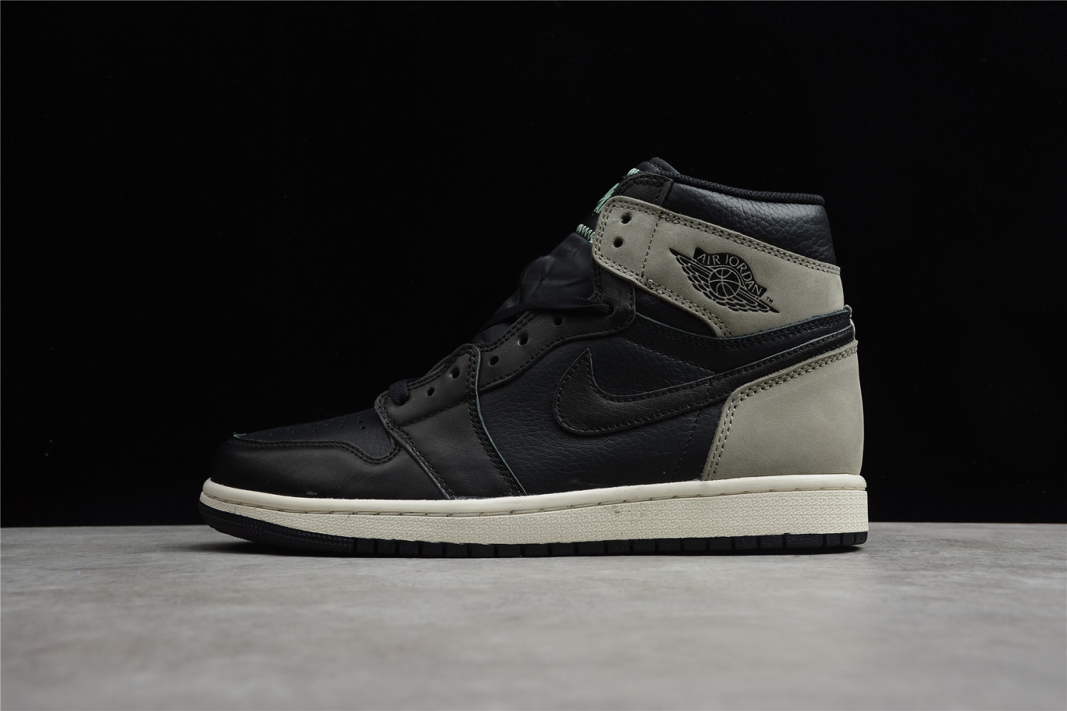 Jordan 1 Retro High Light Army Rust Shadow Patina 555088-033