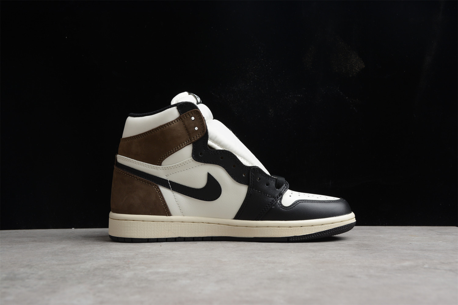 Jordan 1 Retro High Dark Mocha 555088-105