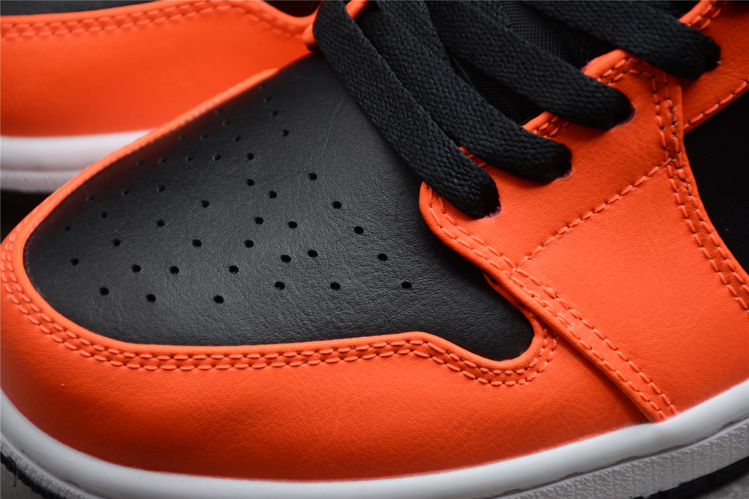 Jordan 1 Low SE Black Turf Orange CK3022-008
