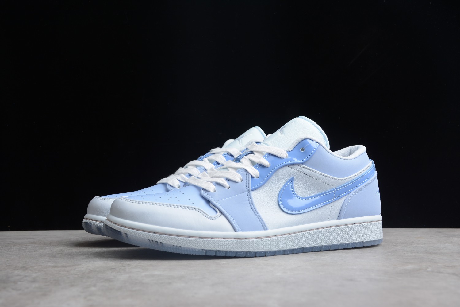 Jordan 1 Low SE Mighty Swooshers DM5442-040
