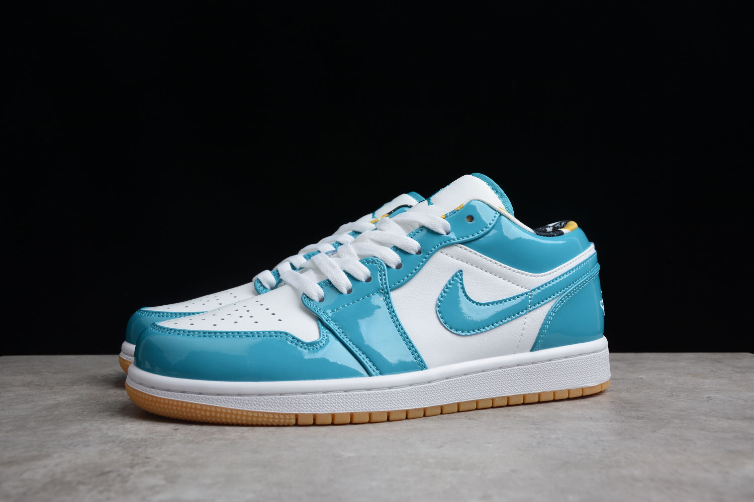 Jordan 1 Low SE Barcelona Cyber Teal DC6991-400