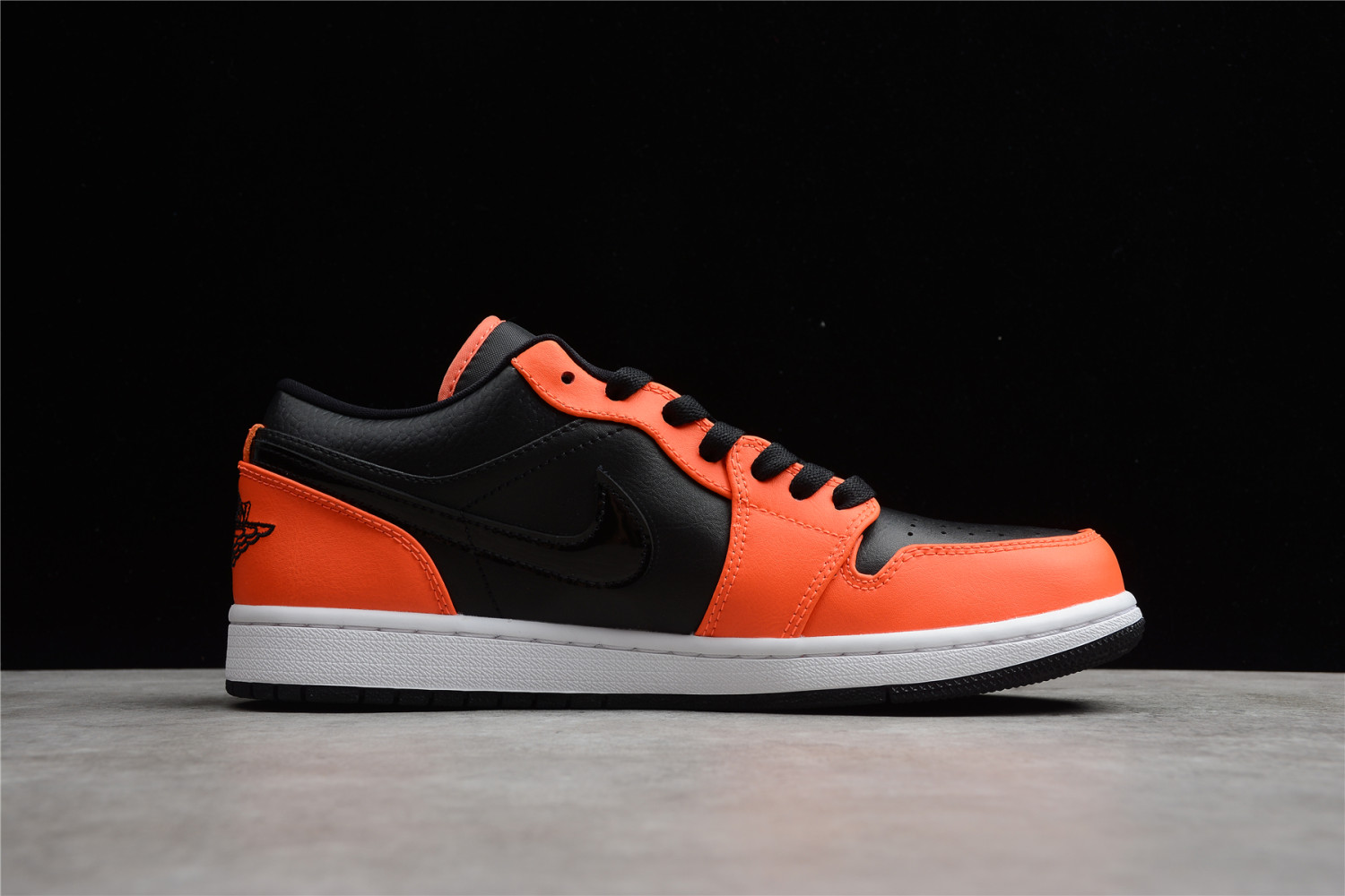 Jordan 1 Low SE Black Turf Orange CK3022-008