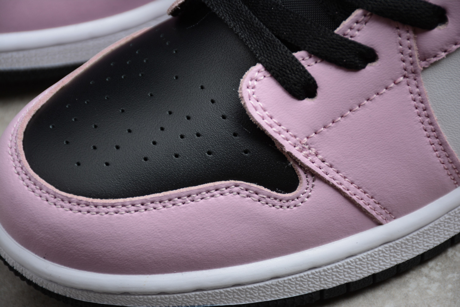 Jordan 1 Low Light Arctic Pink (GS) 554723-601