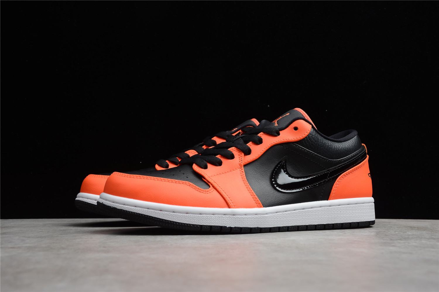 Jordan 1 Low SE Black Turf Orange CK3022-008