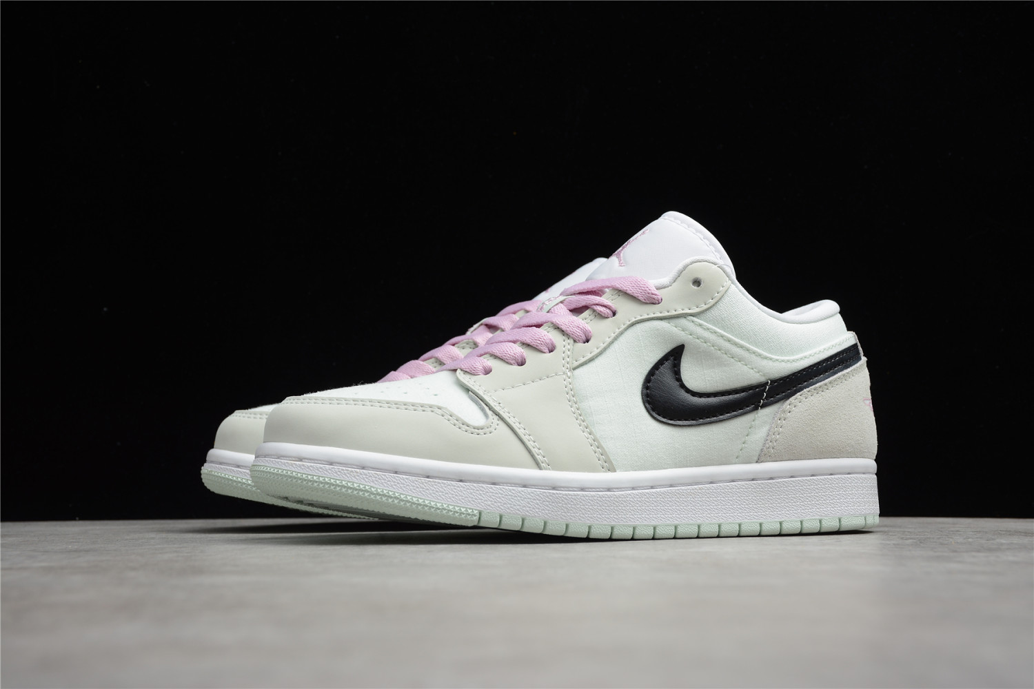 Jordan 1 Low SE Barely Green (W) CZ0776-300