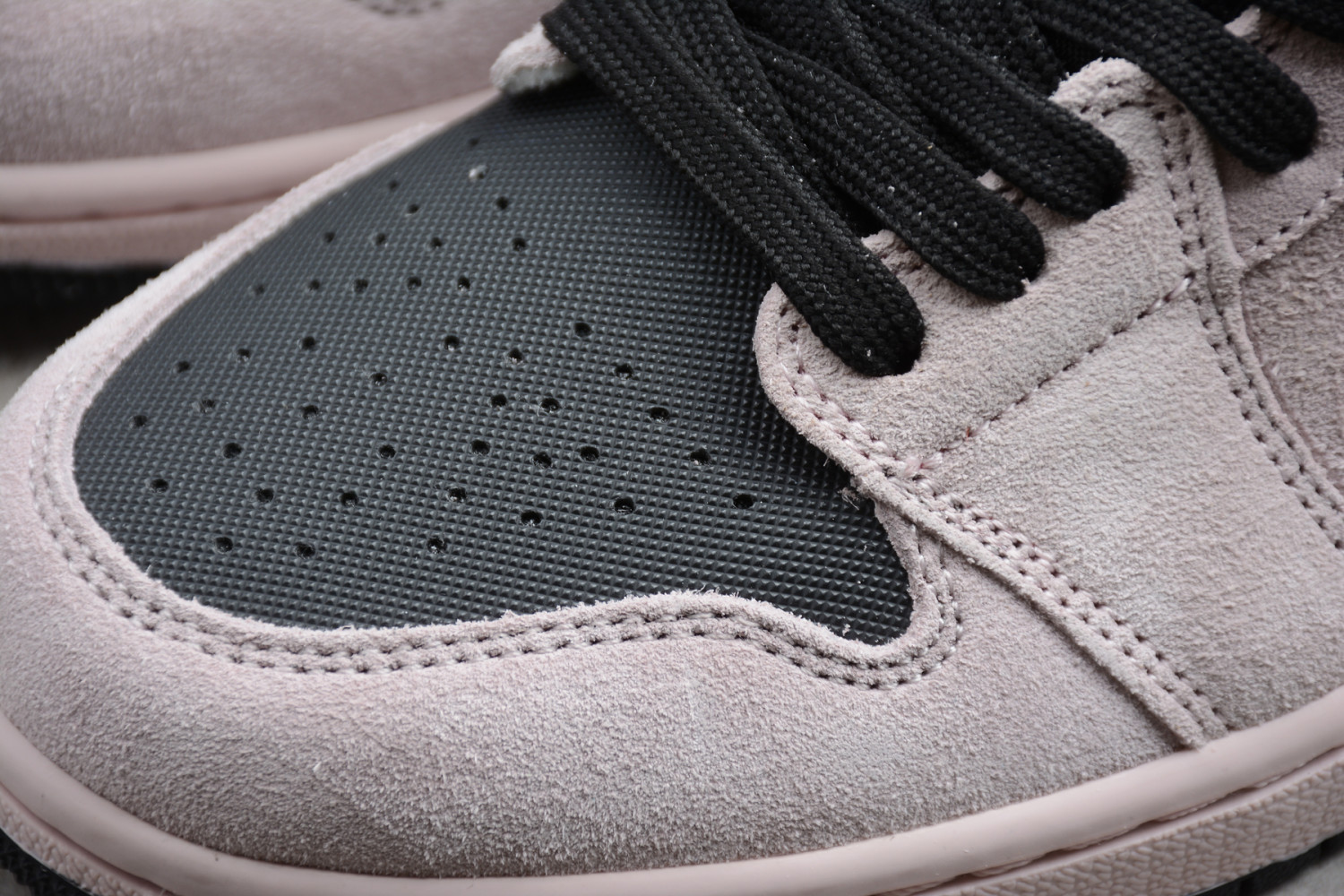 Jordan 1 Mid Dirty Powder Iridescent (W) BQ6472-602