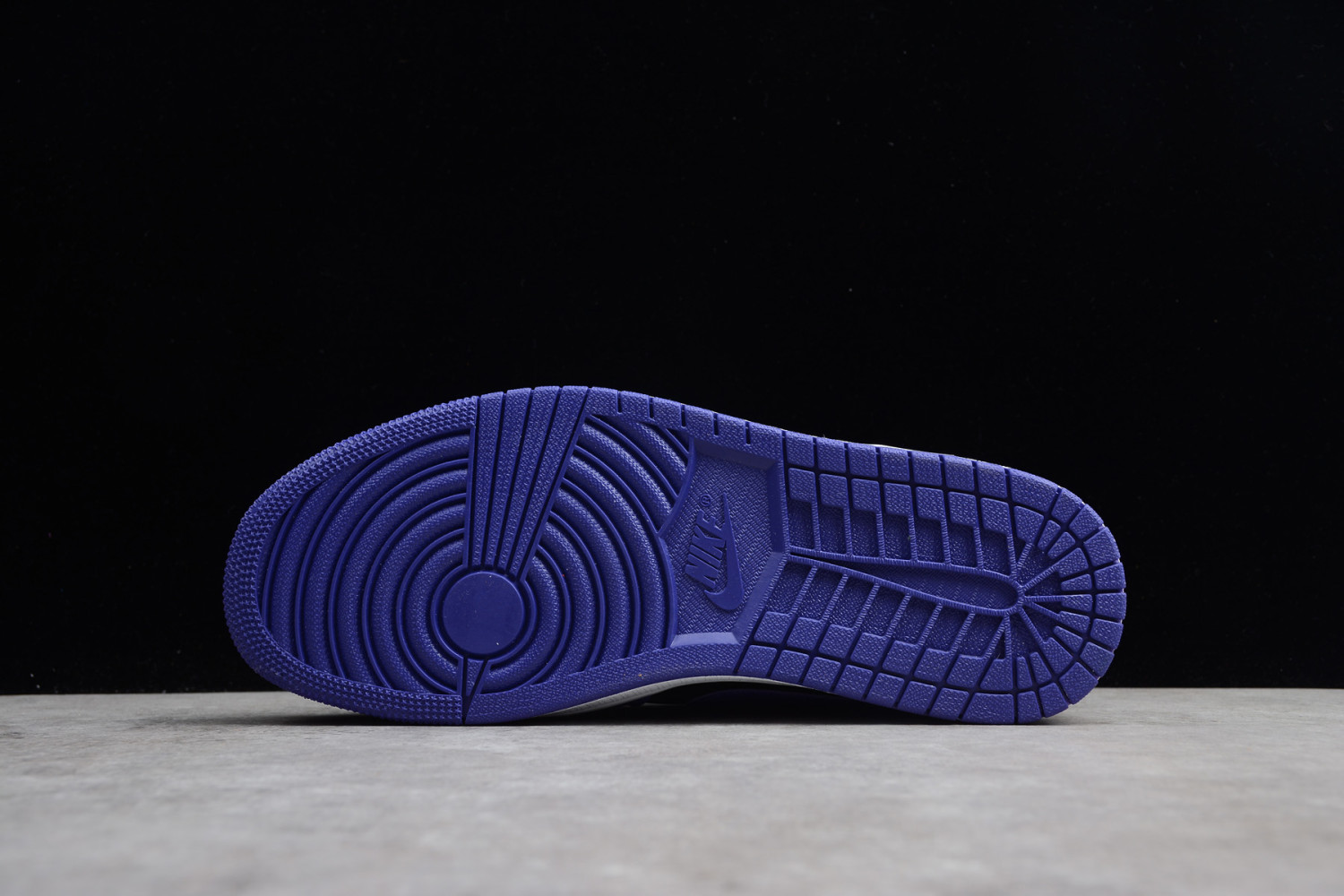 Jordan 1 Mid Black Dark Concord 554724-051
