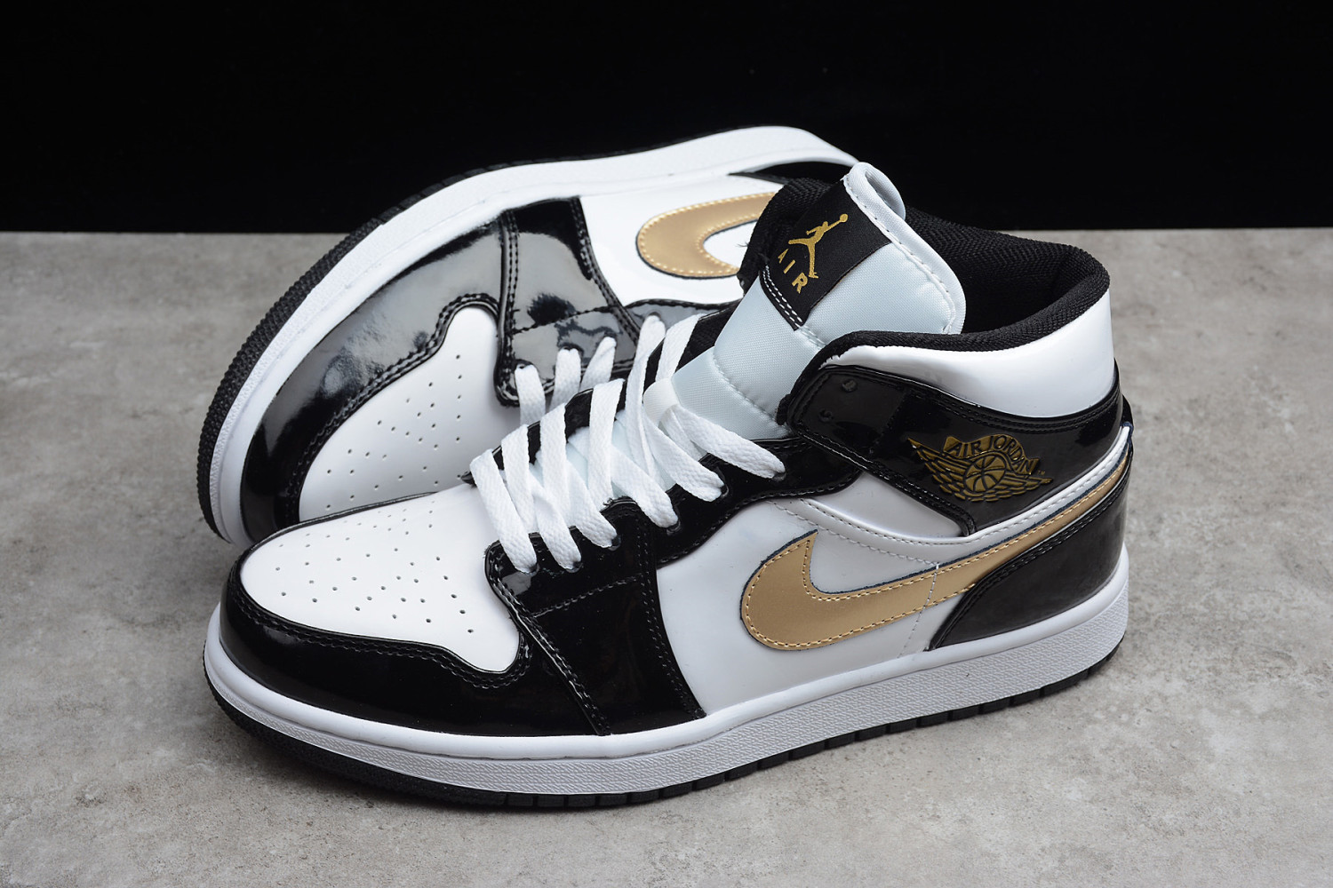 Jordan 1 Mid Patent Black White Gold 852542-007