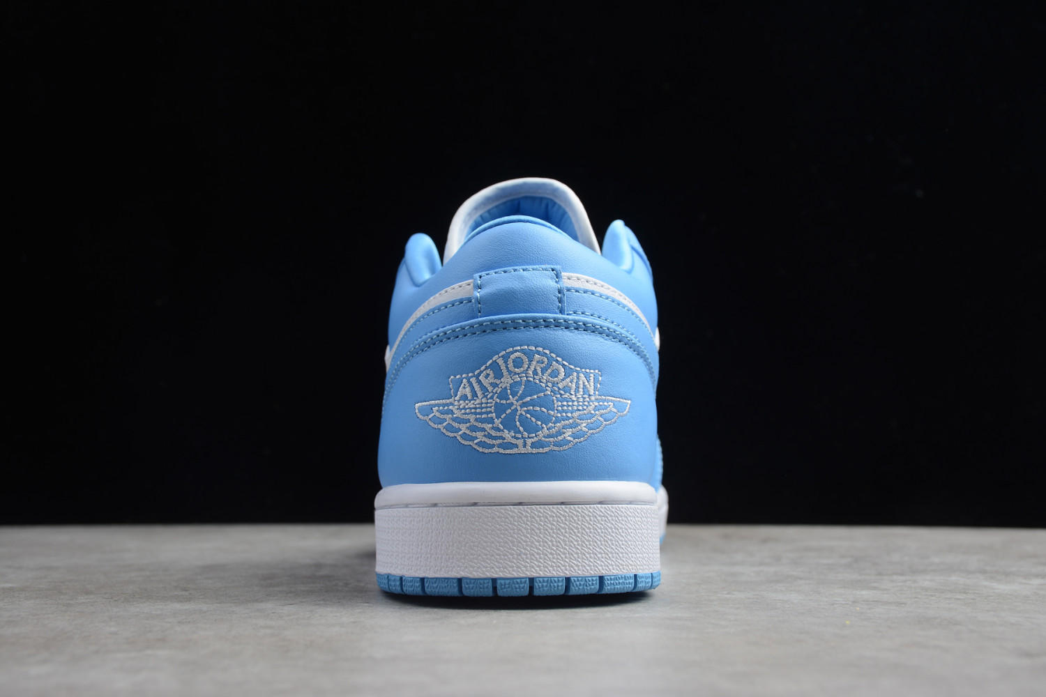 Jordan 1 Low UNC (W) AO9944-441