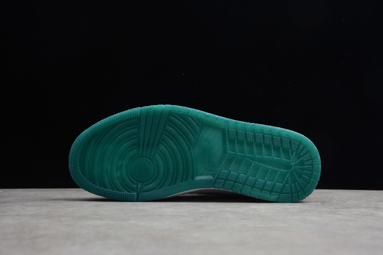 Jordan 1 Mid White Mystic Green CD6759-103
